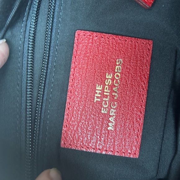 Marc Jacobs The Eclipse Leather Shoulder Bag in Red - Picture 6 of 12